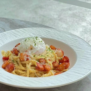 คาโบนาร่าพาสต้ากับไข่ดาว Uncloud Coffee