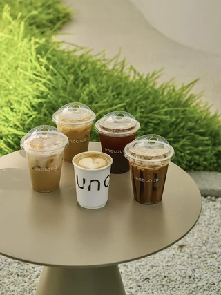 เครื่องดื่มกาแฟหลากหลายเมนู Uncloud Coffee